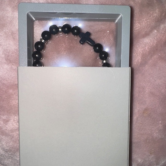 ❤️NEW IN PACKAGE CROSS BRACELET - Picture 2 of 2